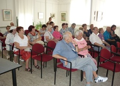 Foto z vernisáže výstavy Křoviny a jiné linoryty