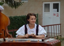 Letní posezení u cimbálu