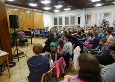 Písničkový recitál Jaroslava Uhlíře - foto