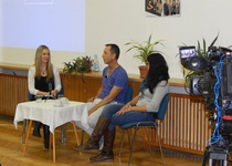 Foto z besedy se Zdeňkem CHLOPČÍKEM a Ilonou OSTROU