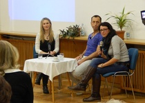 Foto z besedy se Zdeňkem CHLOPČÍKEM a Ilonou OSTROU
