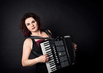 Koncert: RADŮZA + DOPROVODNÁ KAPELA