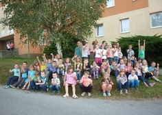 VÍTÁNÍ PRVŇÁČKŮ VE ŠKOLNÍCH LAVICÍCH - foto