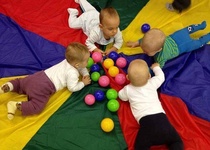 Cvičení pro rodiče s dětmi do tří let