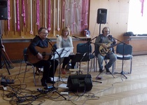 Fotografie ze setkání s adamovskou hudební skupinou GENCIÁNA