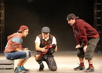 Zájezd do Slováckého divadla v UH na představení: POKREVNÍ BRATŘI