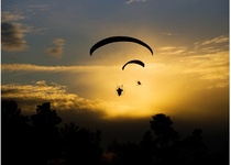 Beseda o létání s PAVLEM LAZÁRKEM a PETREM BUCHTOU