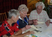 KDO SI HRAJE - NEZLOBÍ...