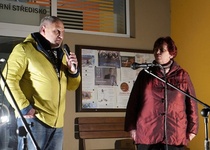 KŘÍŽEM KRÁŽEM ADVENTNÍMI ZASTAVENÍMI...