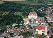 "BARVY Z NEBE II" - VÝSTAVA FOTOGRAFIÍ PAVLA LAZÁRKA A PETRA BUCHTY