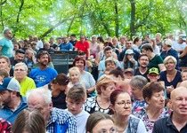 Na "Tajemství stará bambitky" na Hlínu
