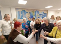 Ze zahájení výstavy "Panenky v zajetí jehlic a klubíček"