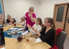 Papírové vločky kam se podíváš...