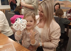 Papírové vločky kam se podíváš...