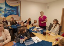 Papírové vločky kam se podíváš...