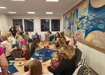 Papírové vločky kam se podíváš...