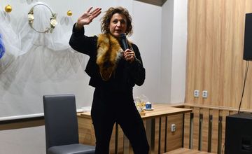 Adéla Elbel pobavila adamovské publikum...