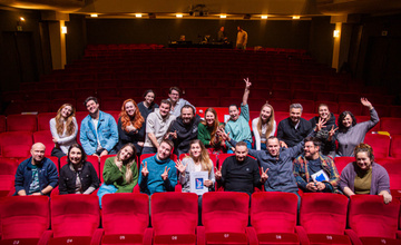 SLOVÁCKÉ DIVADLO UH: S TEBOU MĚ BAVÍ SVĚT