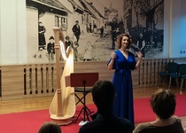 Anonia Petráková a její harfa