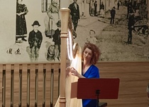 Anonia Petráková a její harfa