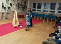 Anonia Petráková a její harfa