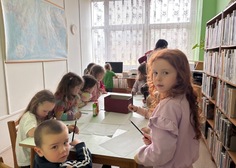 Děti na tvořivé návštěvě  v knihovně