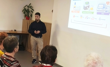 První setkání adamovské veřejnosti s praktickým lékařem MUDr. Dostálem mimo ordinaci