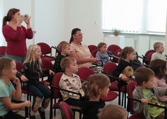 Divadlo Kozlík hrálo dětem pohádku Perníková chaloupka