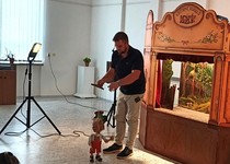 Divadlo Kozlík hrálo dětem pohádku Perníková chaloupka